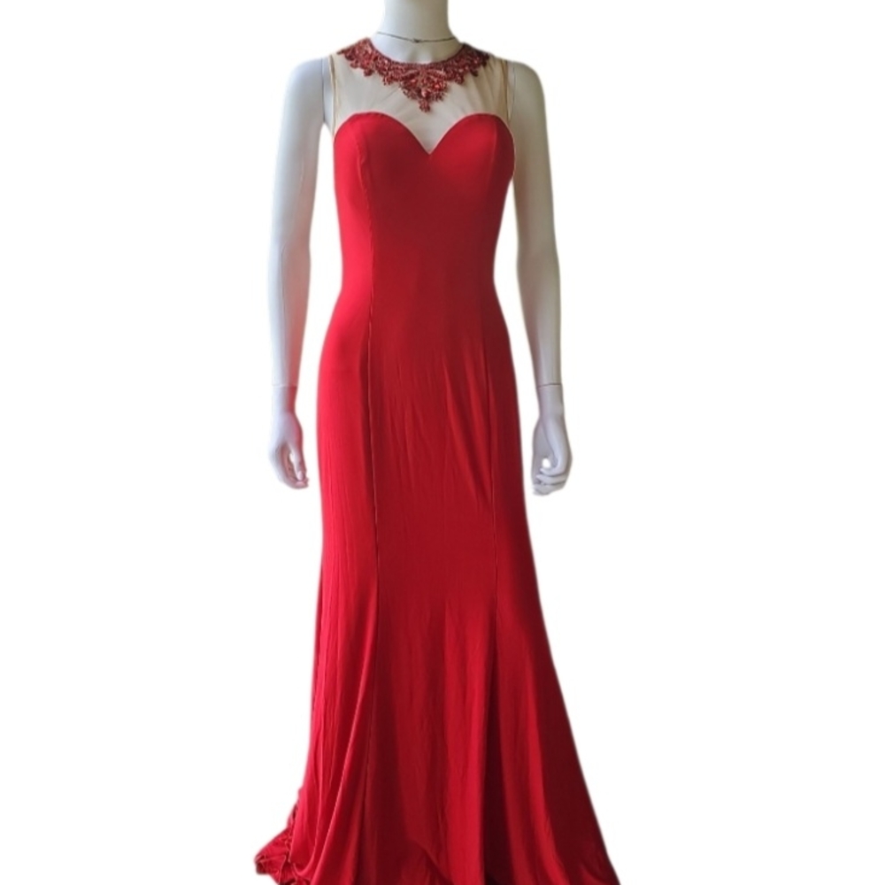 Red Sweetheart Sleeveless Prom Gown